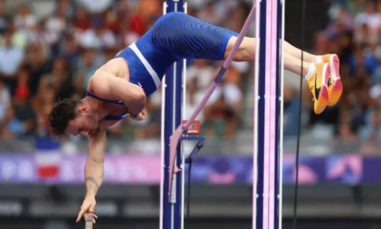 French Pole Vaulter Bulge